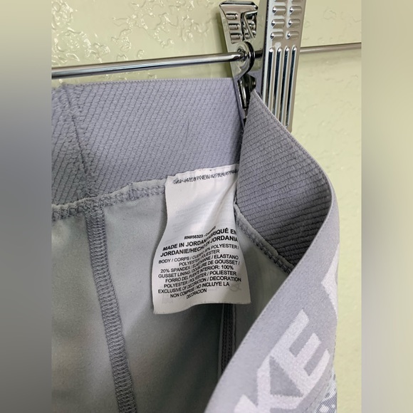 Nike Pro High Rise Gray Legging with White Designs Size Extra Small - Picture 7 of 12